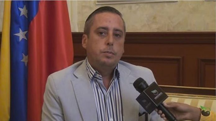 ¿Roque Valero se burla de los apagones en Venezuela?