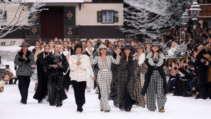 Así se vivió el último desfile de Karl Lagerfeld
