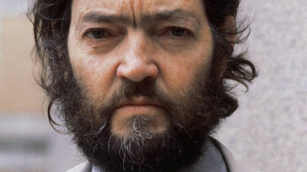 Cómo elegir un libro Julio Cortázar dividió a los lectores en hembras y machos