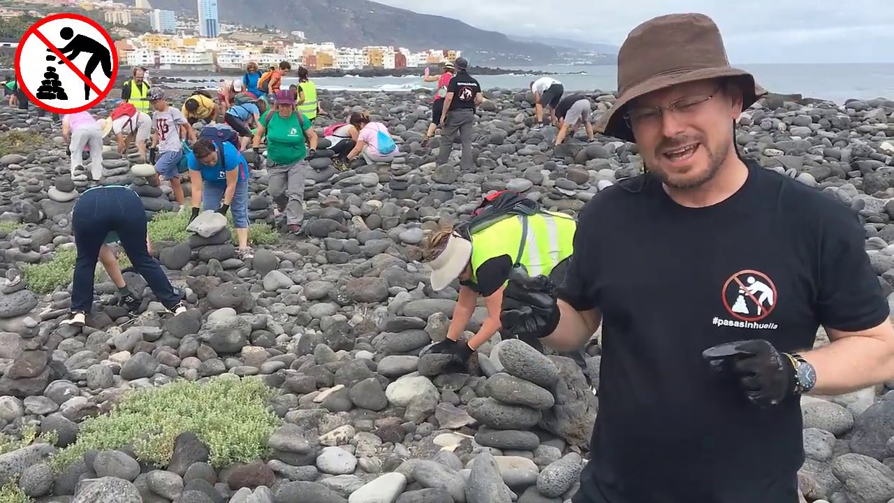 Los túmulos de piedras dañan el ecosistema de las playas