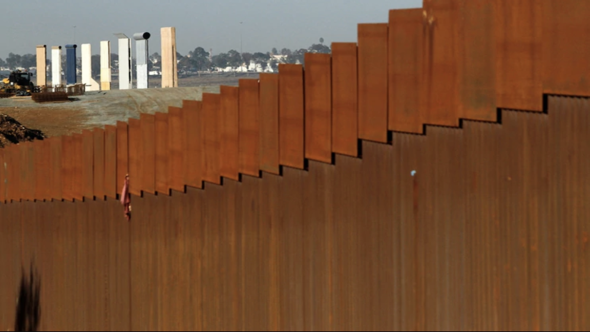 Pentágono pondrá recursos para construcción de muro con México