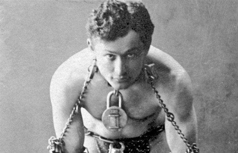 Harry Houdini, uno de los magos más famosos de la historia