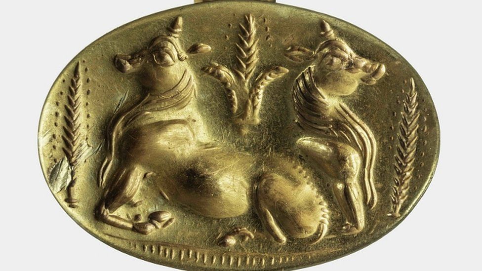 Grecia: Joyas de oro son halladas en tumbas reales de la Edad de Bronce