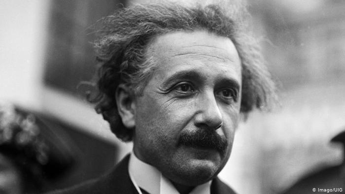 Albert Einstein: El mundo de un genio científico