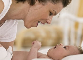 Es saludable que emplees el maternés cuando hables a tus hijos