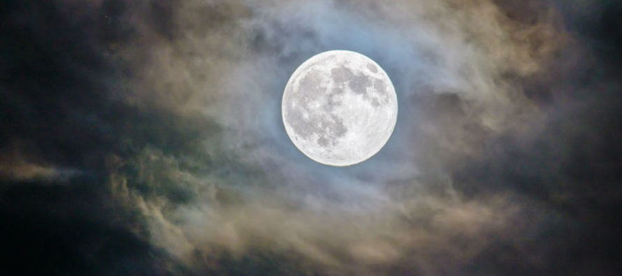 Hallan en la luna evidencia de un sistema tectónico activo