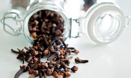 Conoce por qué debes comer dos clavos de olor al día para cuidar tu salud