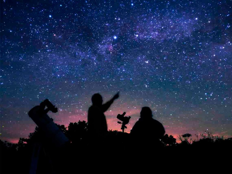 Astronomía: Detectan en el espacio extraños objetos nunca antes vistos