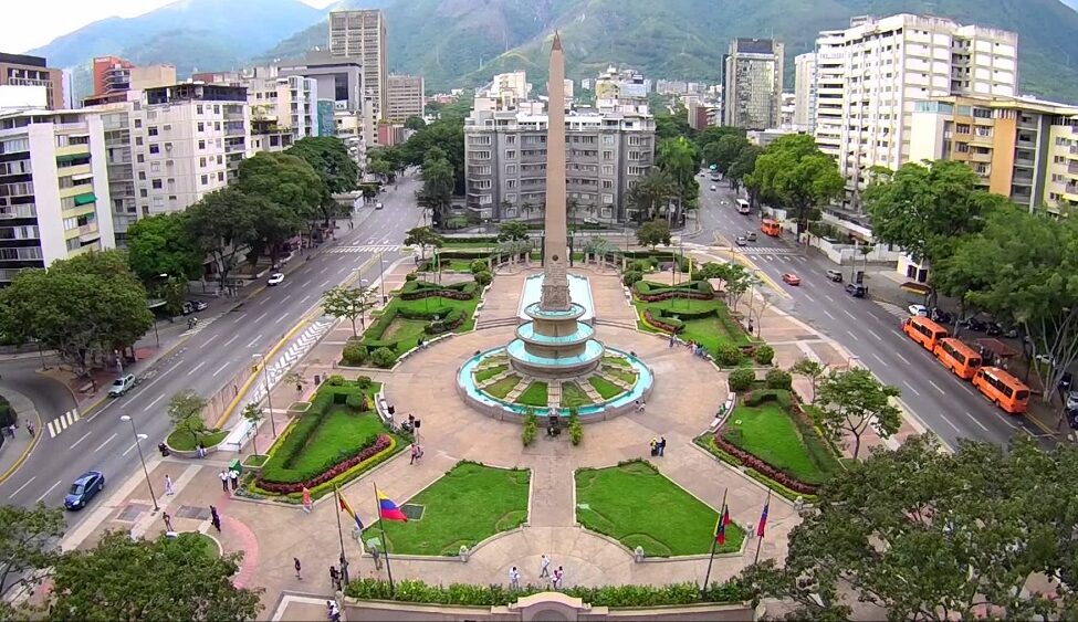 El 11 de agosto de 1945 se inaugura la Plaza Francia de Altamira