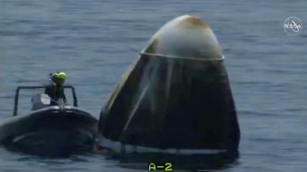 De regreso a casa: La cápsula Dragon llega con éxito al golfo de México