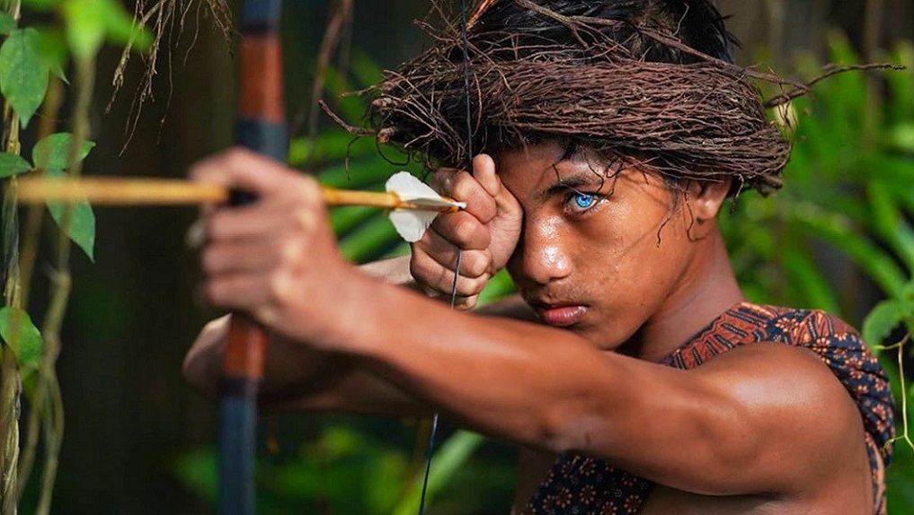 Genética: La increíble mutación de una tribu de ojos azules en Indonesia