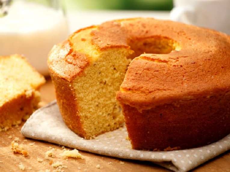 Prepara este rico bizcocho de leche condensada. Cuatro pasos y sin horno