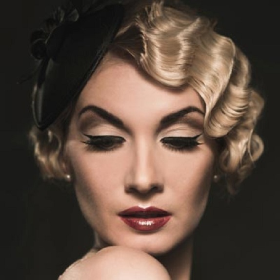 Finger waves: aprende cómo hacerlas y salva cualquier look al estilo retro
