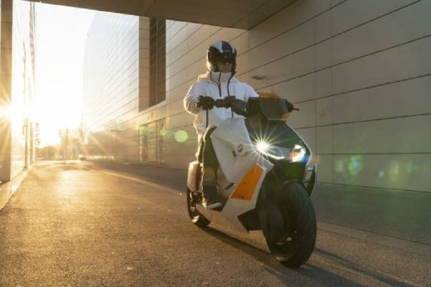 BMW crea un novedoso scooter eléctrico, el Motorrad Definition CE 04