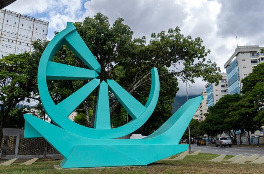 Escultura "Mira de Alta Mar"