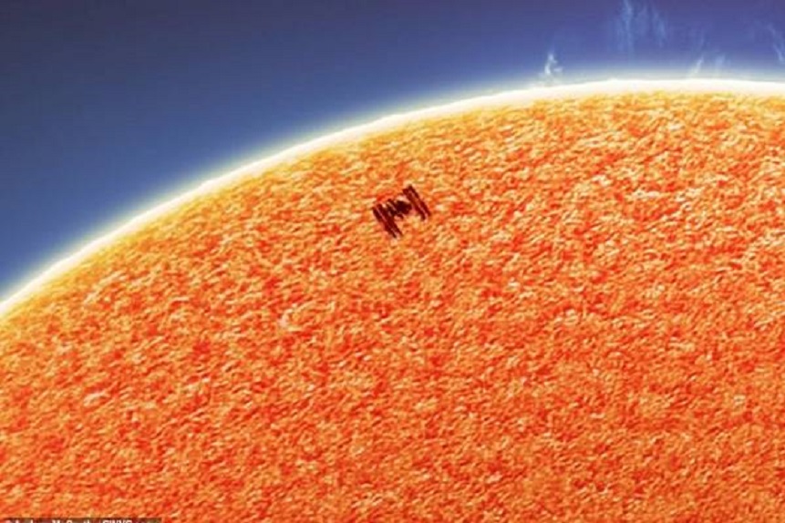 Foto: Andrew McCarthy logró captar un momento espectacular de la EEI