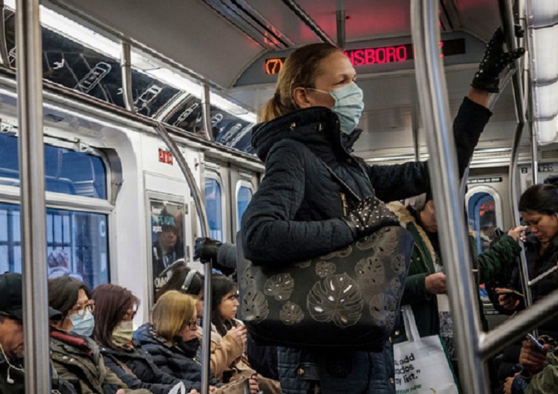 COVID-19: las mascarillas no evitan la propagación sin distancia social