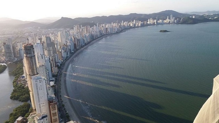 Praia Central: la playa que "perdió" el sol (y cómo planea recuperarlo)
