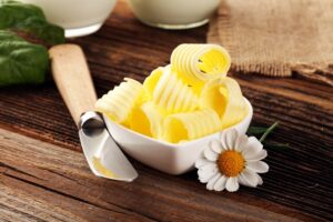 ¿Sabes de qué está hecha la margarina, se la untarías a tu pan?