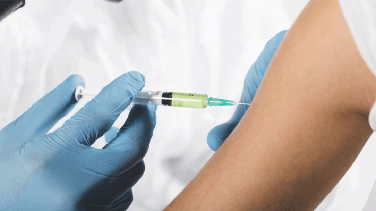 Conoce por qué nos duele el brazo después de vacunarnos