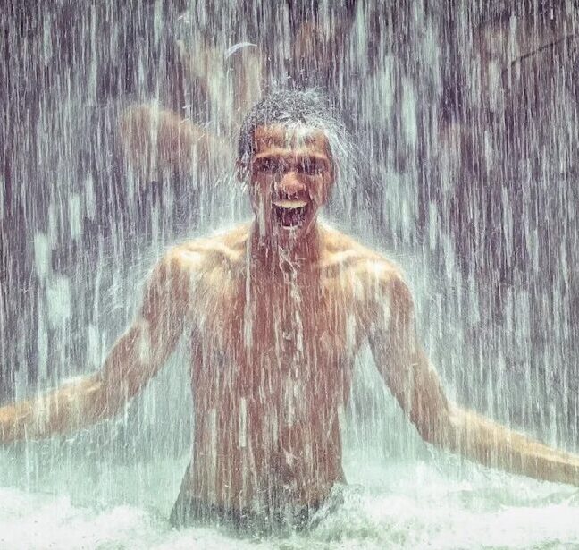Transforma tu cuerpo y mente bañándote con agua fría