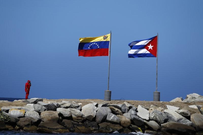 Saquen las manos de Venezuela José Toro Hardy