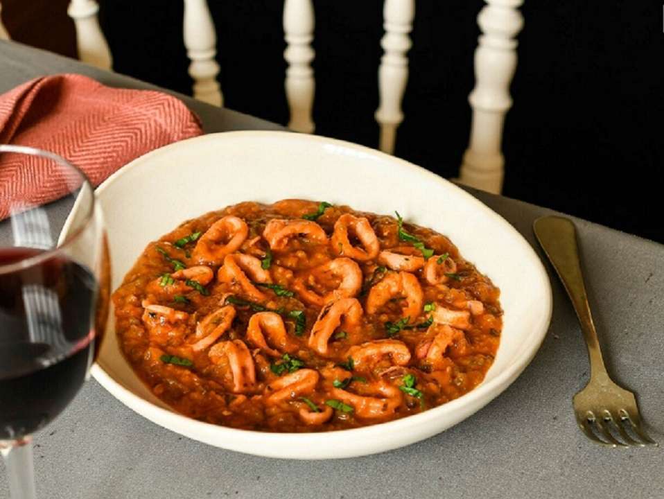 Calamares a la malagueña, rico guiso marinero fácil de preparar