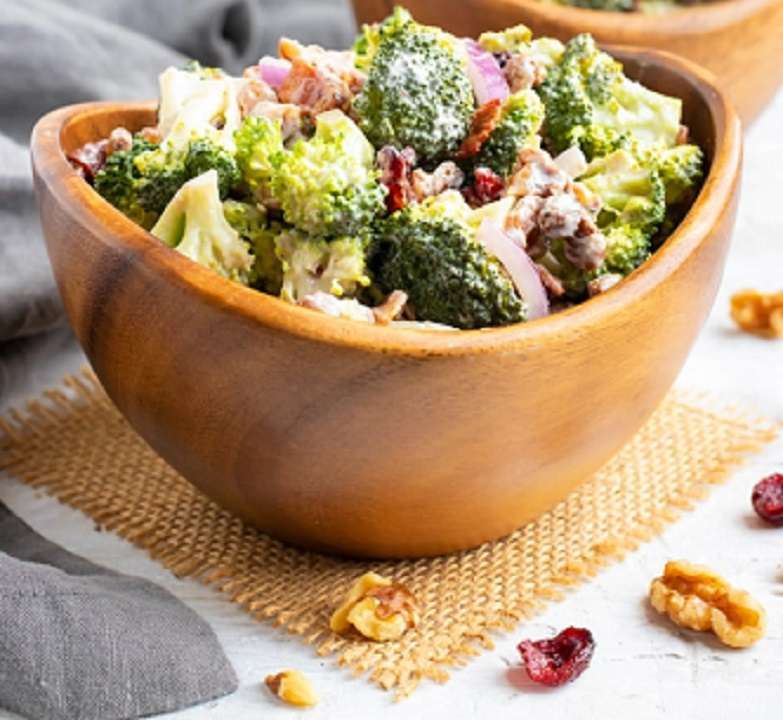 Ensalada César de brócoli, deliciosa y saludable receta