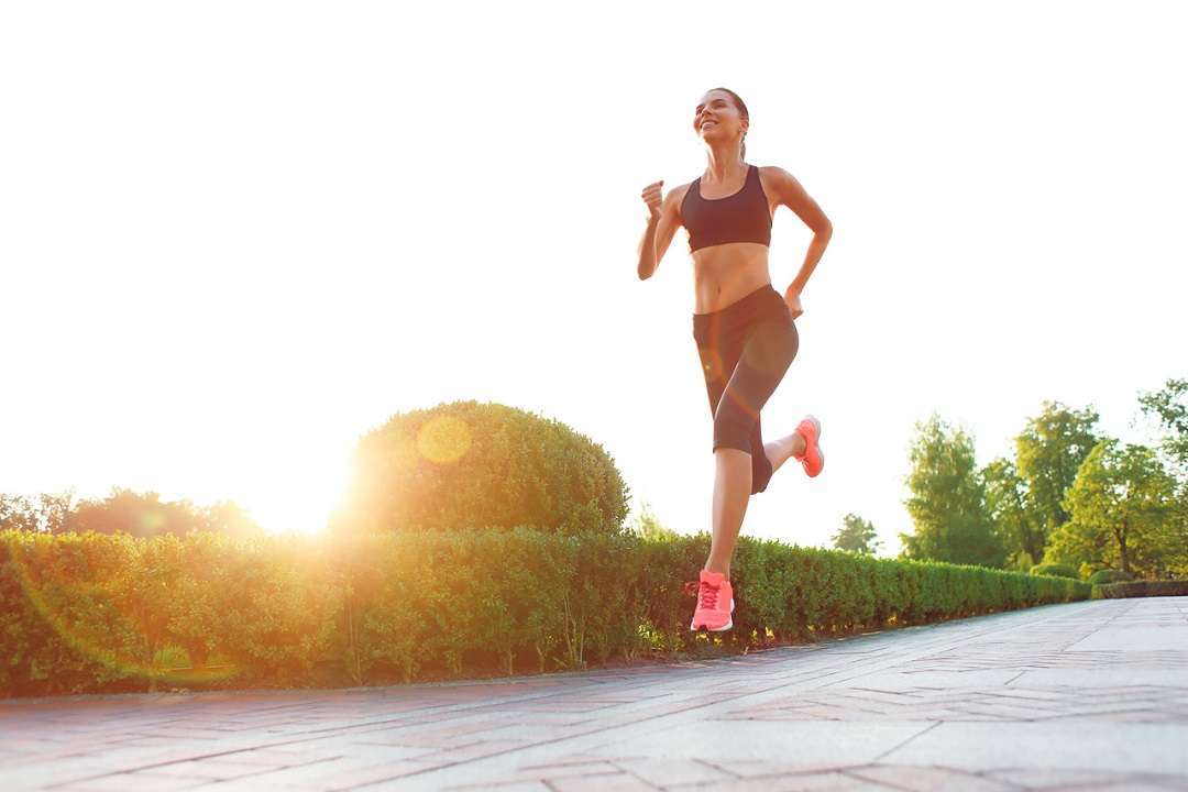 Conoce cuál es la postura correcta del cuerpo al correr