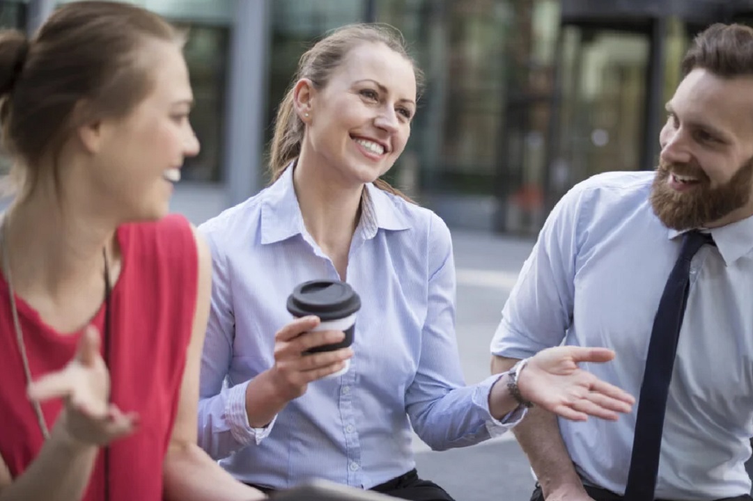 Descubre las increíbles razones por la que movemos las manos al hablar