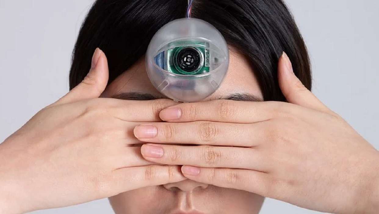 Smartphones: conoce el "tercer ojo", accesorio para caminar seguros