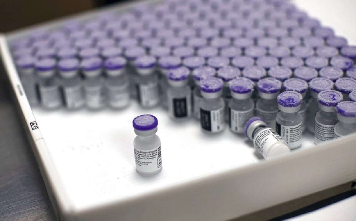 COVID-19: vacunas de Pfizer y Moderna generan inmunidad por años