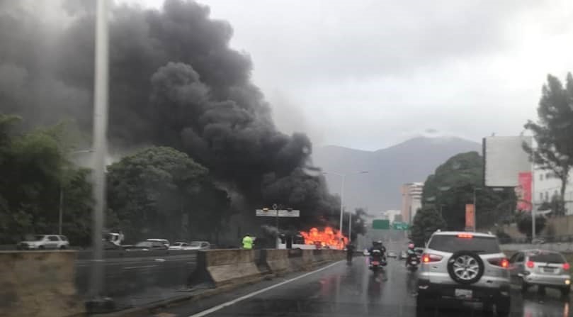 AUTOBUS INCENDIO