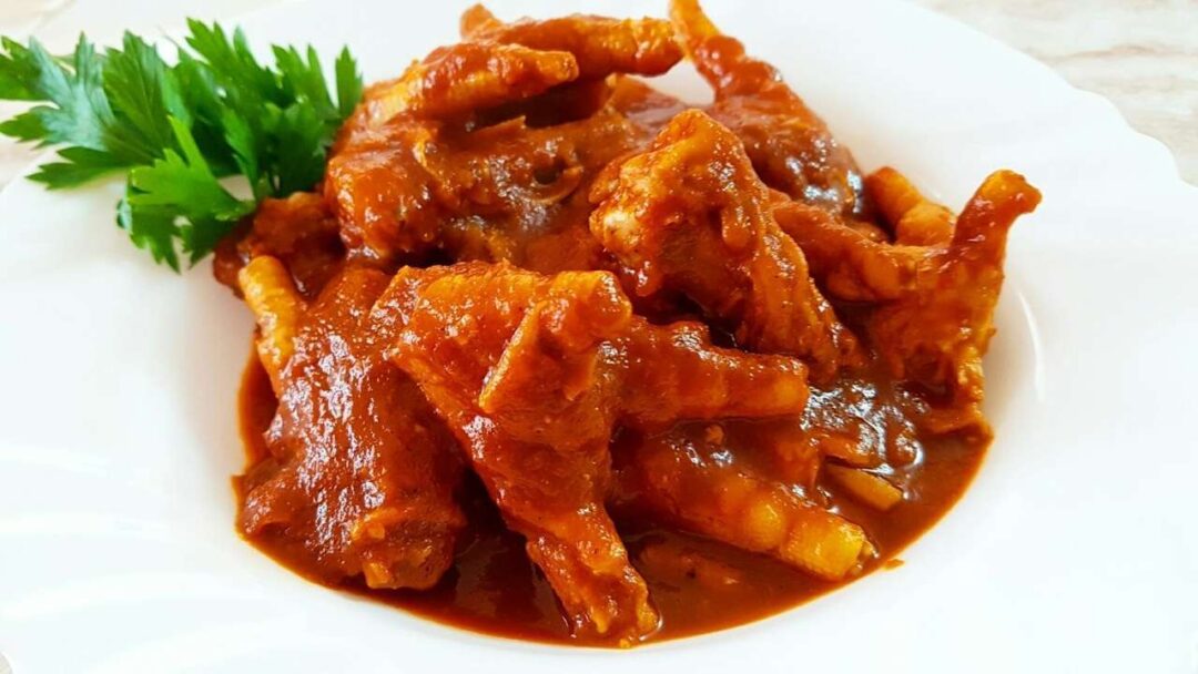 Patas de pollo en salsa: nutritiva y saludable receta