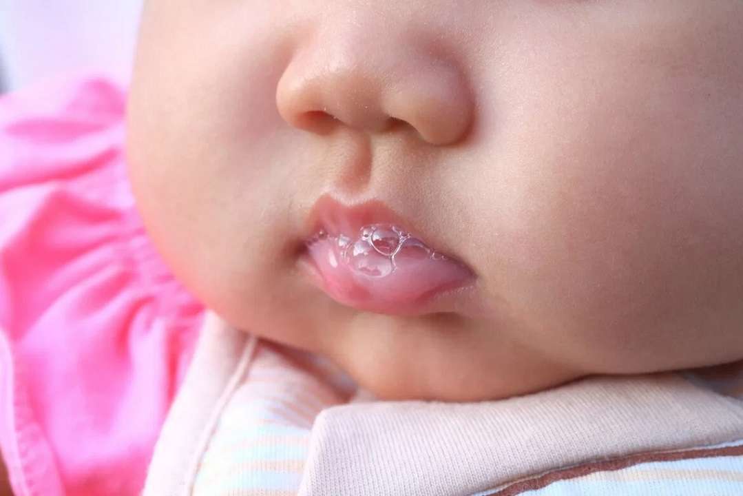 Saliva: curiosidades que te sorprenderán de nuestra útil secreción humana