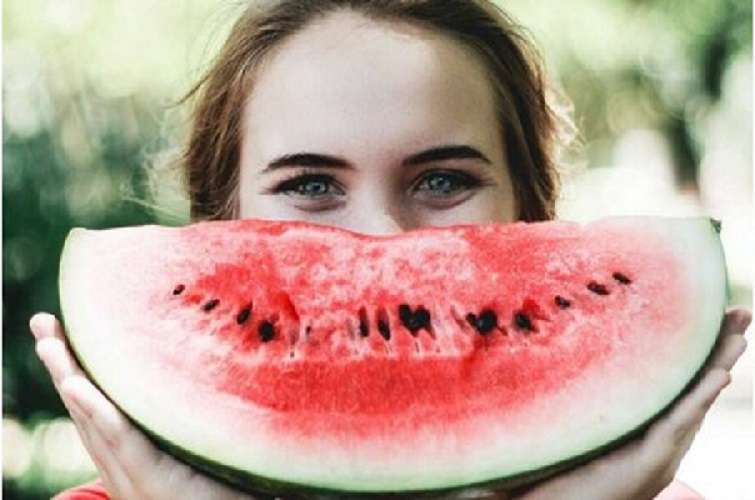 consumir frutas y verduras aumenta la felicidad