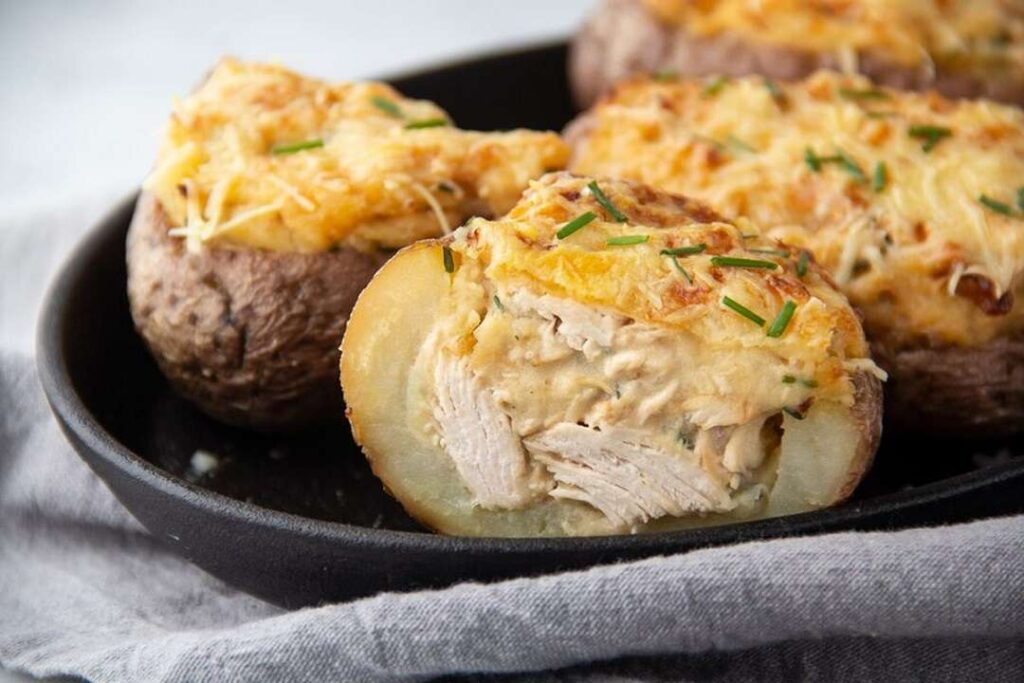 papas al horno rellenas con pollo