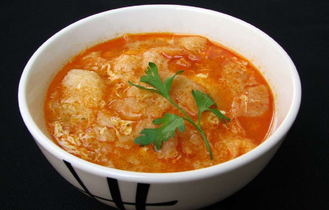 Sopa de ajo: saludable receta para una cena en familia