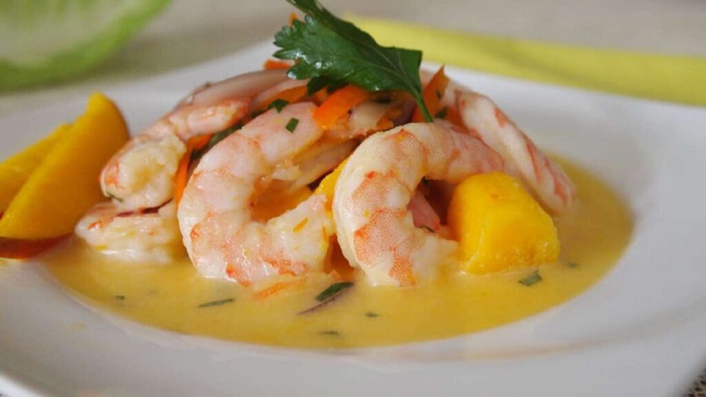 Ceviche de camarones con mango