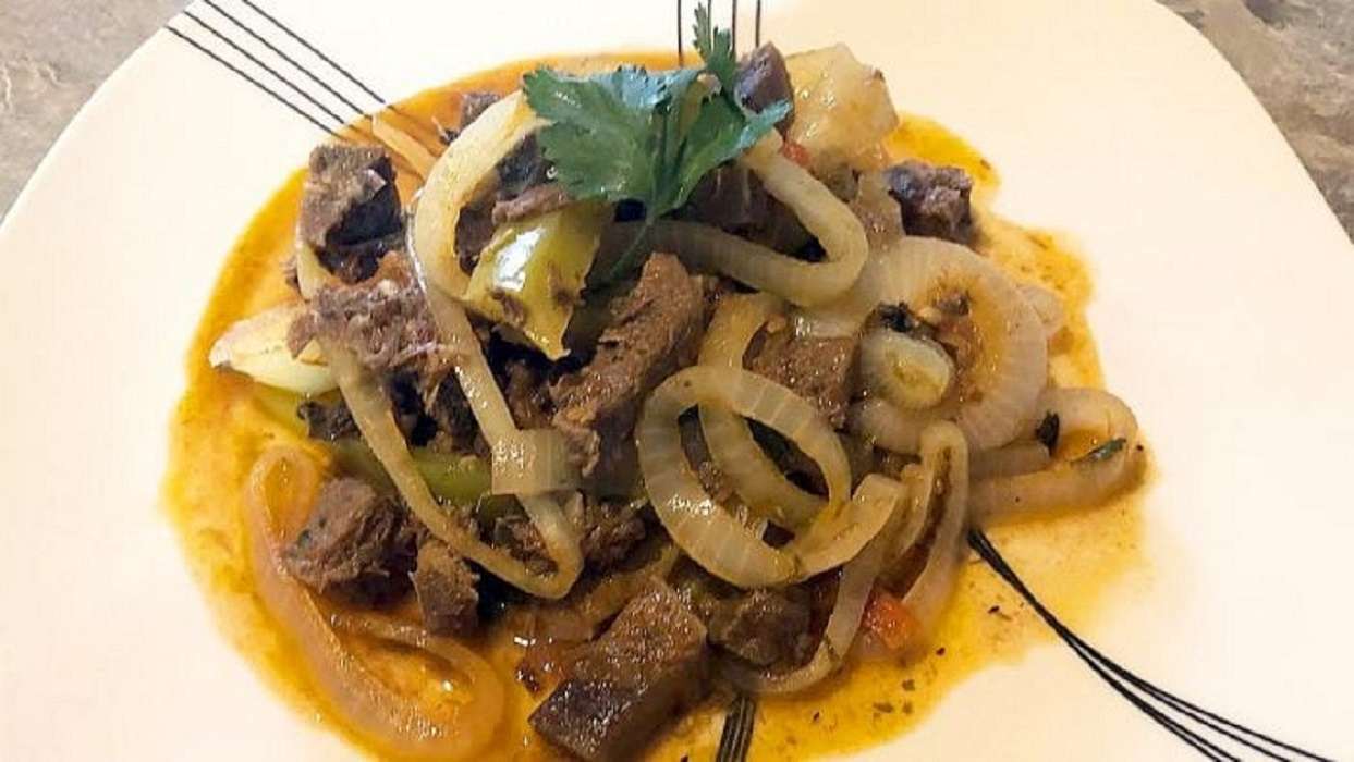 Lengua encebollada: delicioso plato para sorprender a toda la familia