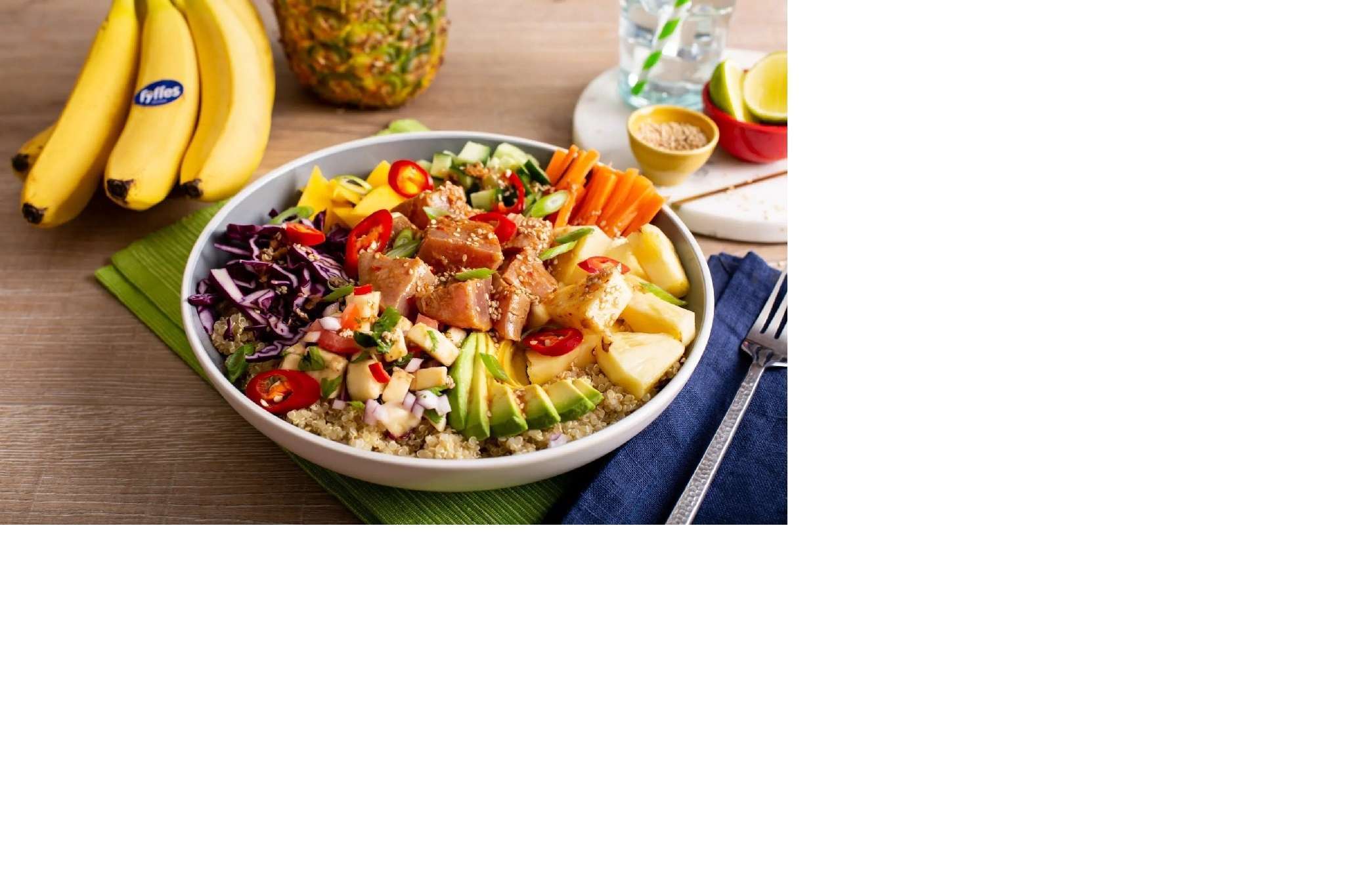 Poke de atún con vegetales: delicioso plato para una cena ligera