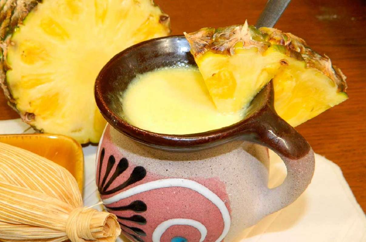 Atole de piña: deliciosa bebida caliente para esos días de frio