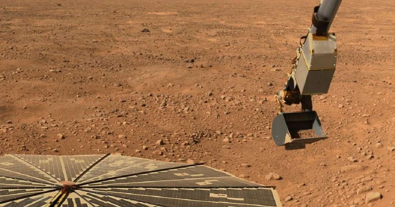 La cara oculta de la Luna: descubren que está cubierta de suelo pegajoso