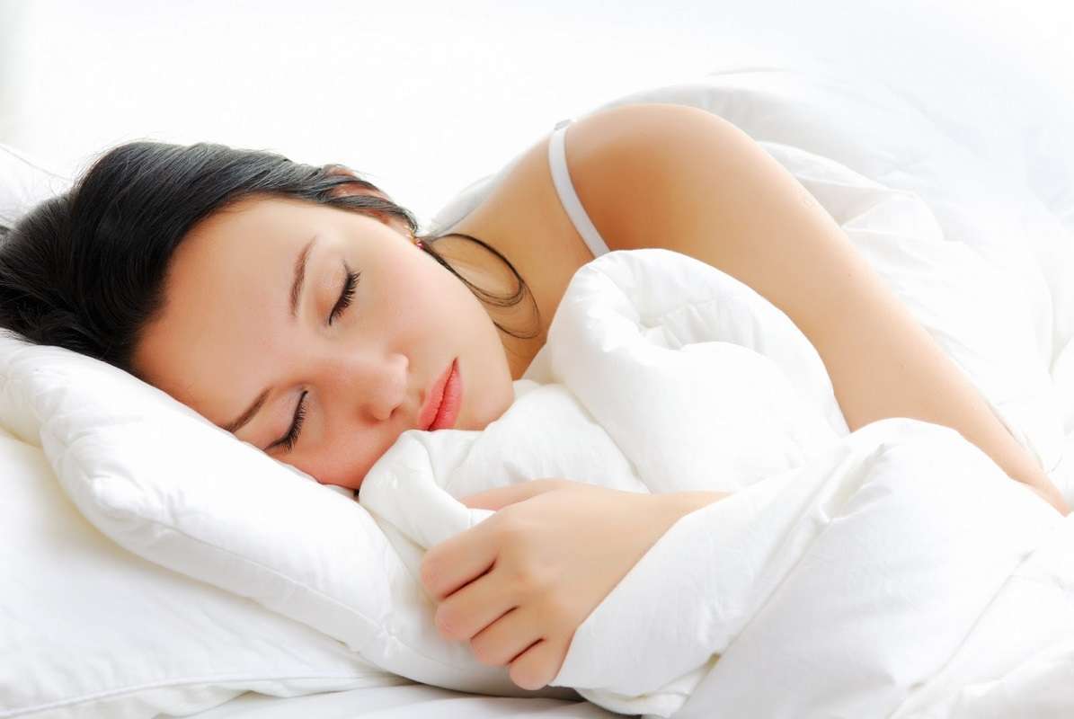 Posición para dormir: conoce cuál es la mejor postura para tu salud