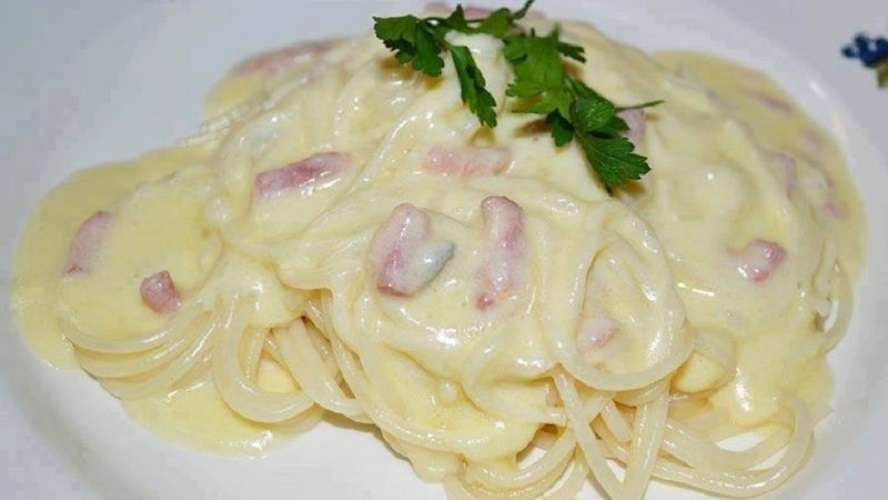 pasta a los tres quesos