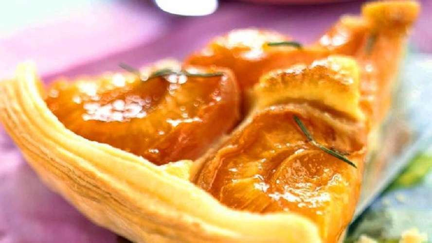 Tarta de albaricoques y manzana