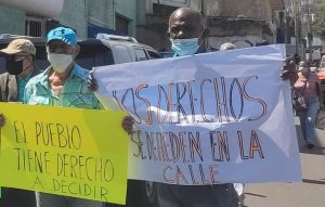 Provea denunció detención de dos abuelos por protestar en Vargas