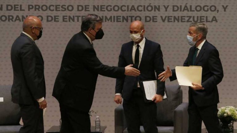 EEUU y Unión Europea insisten en reanudación del diálogo en Venezuela
