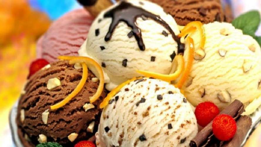 helado de galleta de chocolate