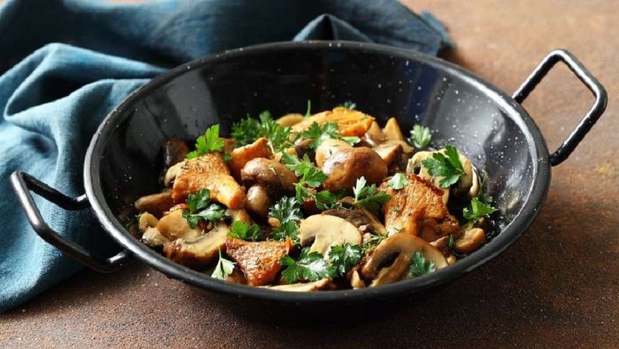 champiñones salteados con cilantro